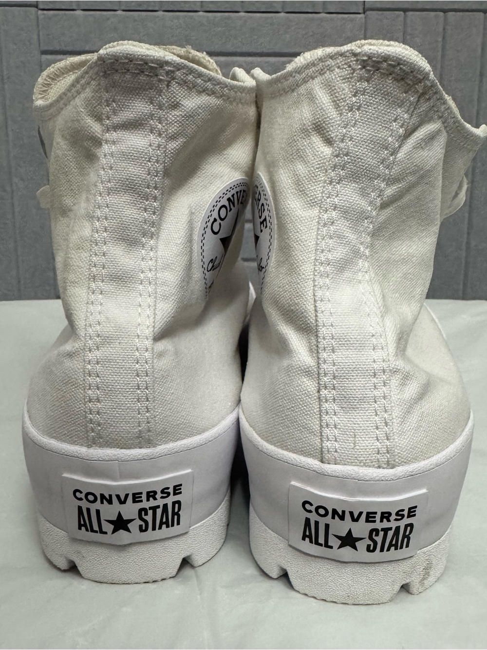 Converse Chuck Taylor All Star High Top Sneakers Canvas Lugged Sole Women's 10 - Picture 5 of 8